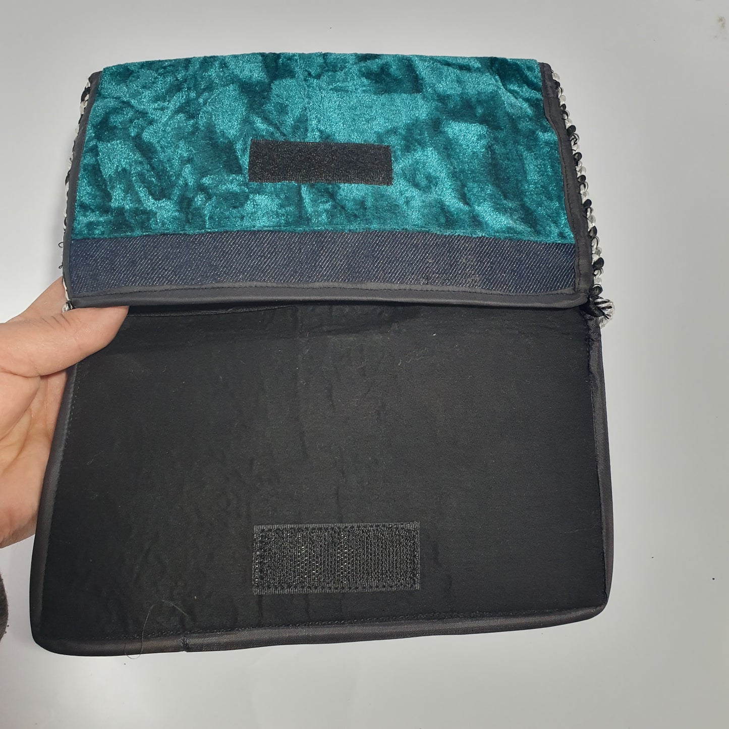 Handmade Green Velvet Clutch Wallet - 5 Compartment Gilgit Baltistan Embroidered Purse