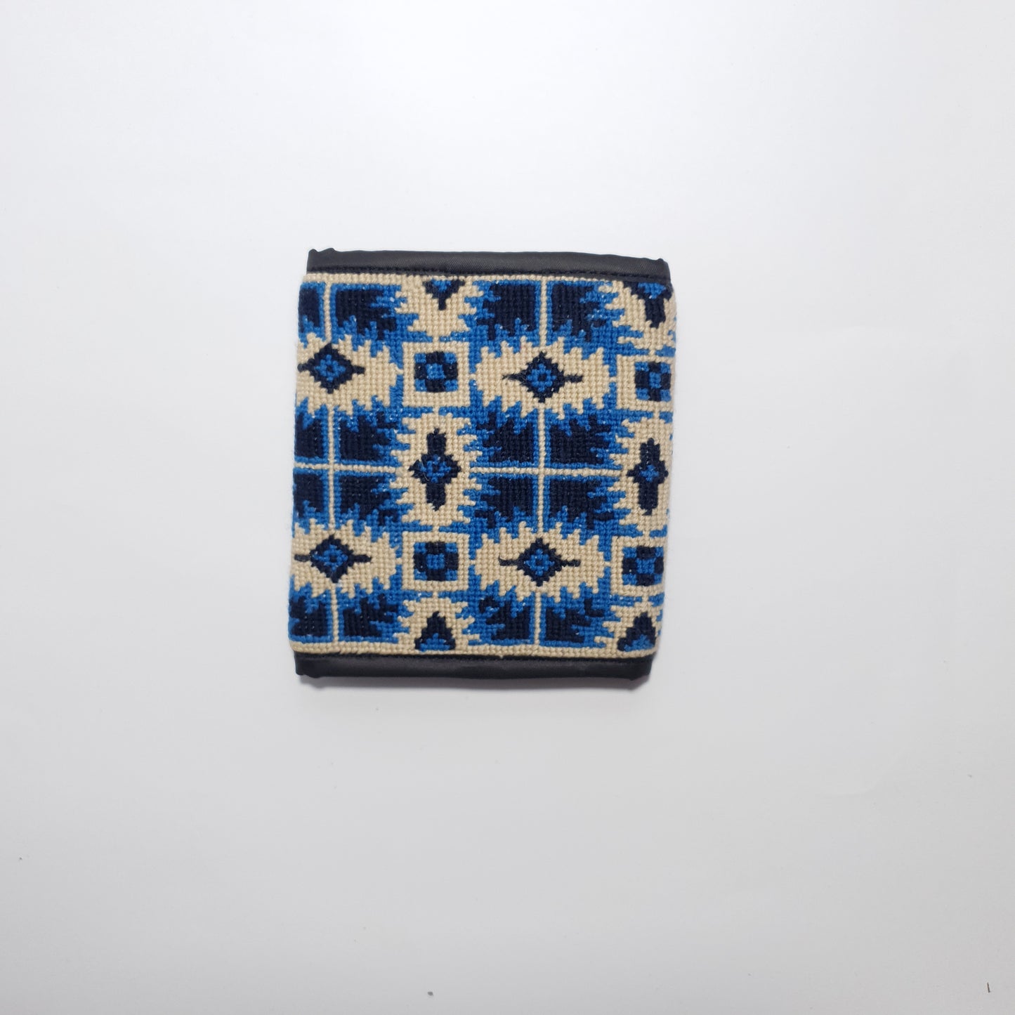 Handmade Men's Embroidered Woolen Wallet from Gilgit Baltistan - 9 Pocket Eco-Friendly Design