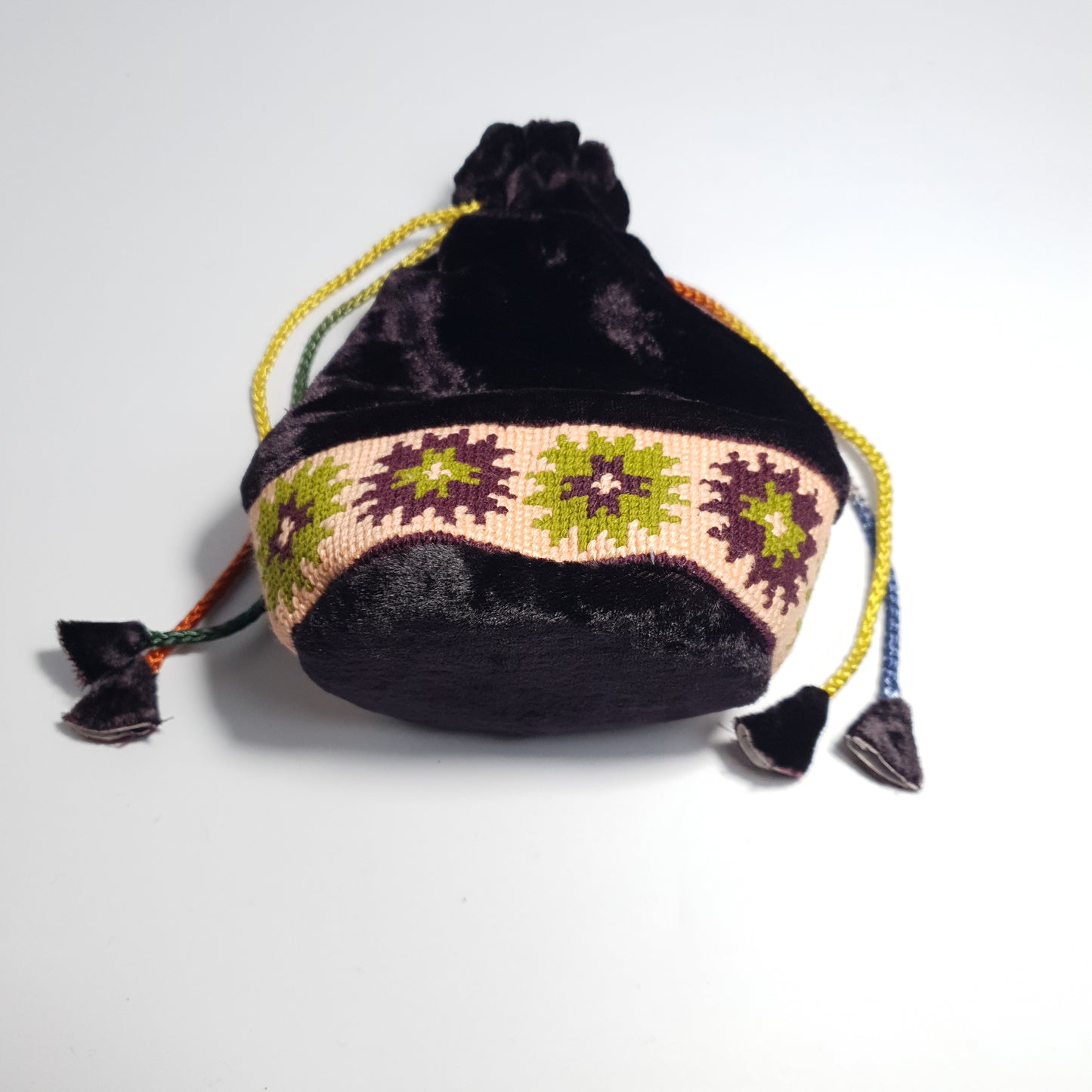 Handmade Velvet Jewellery Pouch - Gilgit Baltistan Embroidered Holder for Earrings & Rings