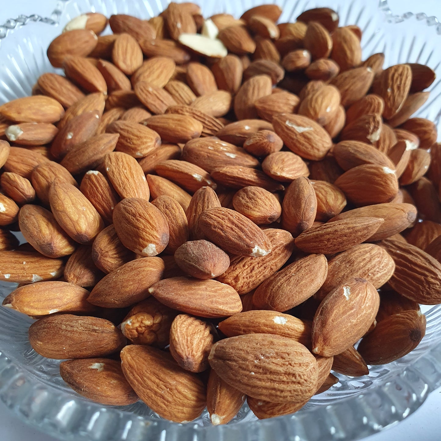 Premium Almonds (Badam Giri) from Gilgit Baltistan – Organic, Fresh & Nutrient-Rich | 100g – 1000g Packs