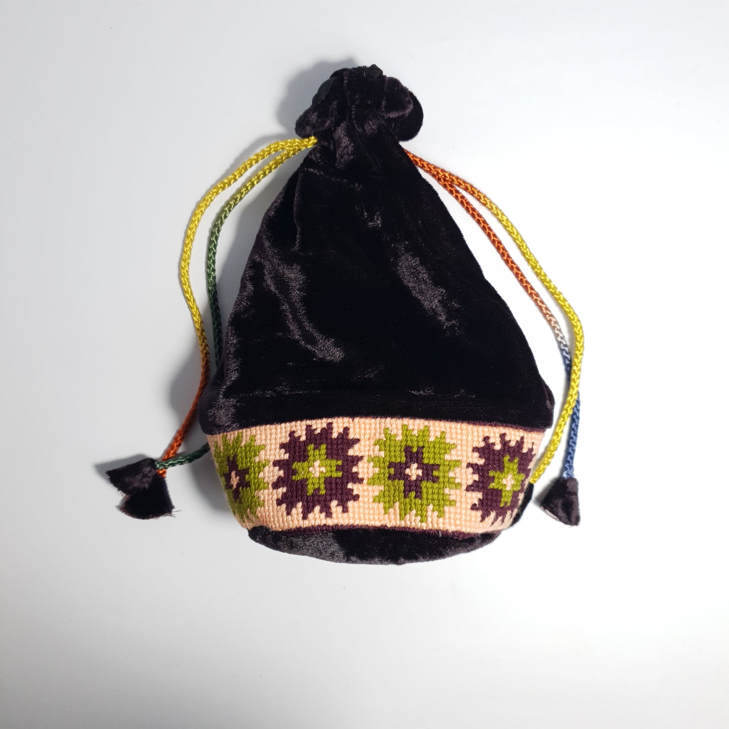 Handmade Velvet Jewellery Pouch - Gilgit Baltistan Embroidered Holder for Earrings & Rings