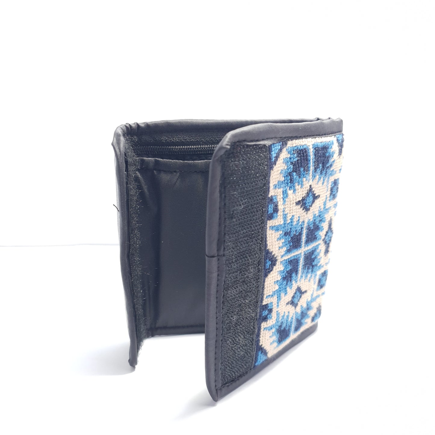 Handmade Men's Embroidered Woolen Wallet from Gilgit Baltistan - 9 Pocket Eco-Friendly Design