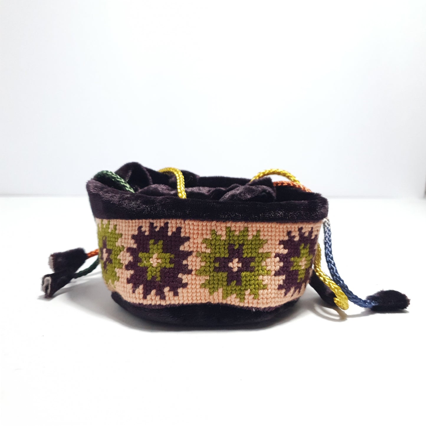 Handmade Velvet Jewellery Pouch - Gilgit Baltistan Embroidered Holder for Earrings & Rings